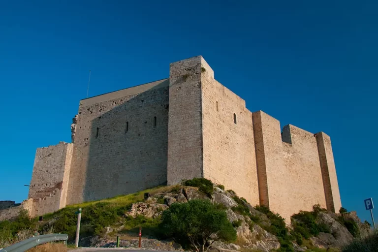 Castell de Miravet, façana exterior